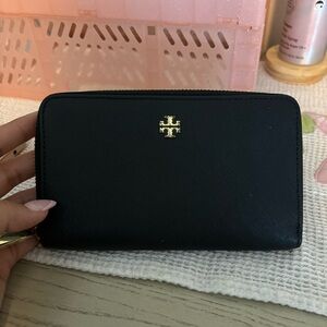 Tory Burch wallet